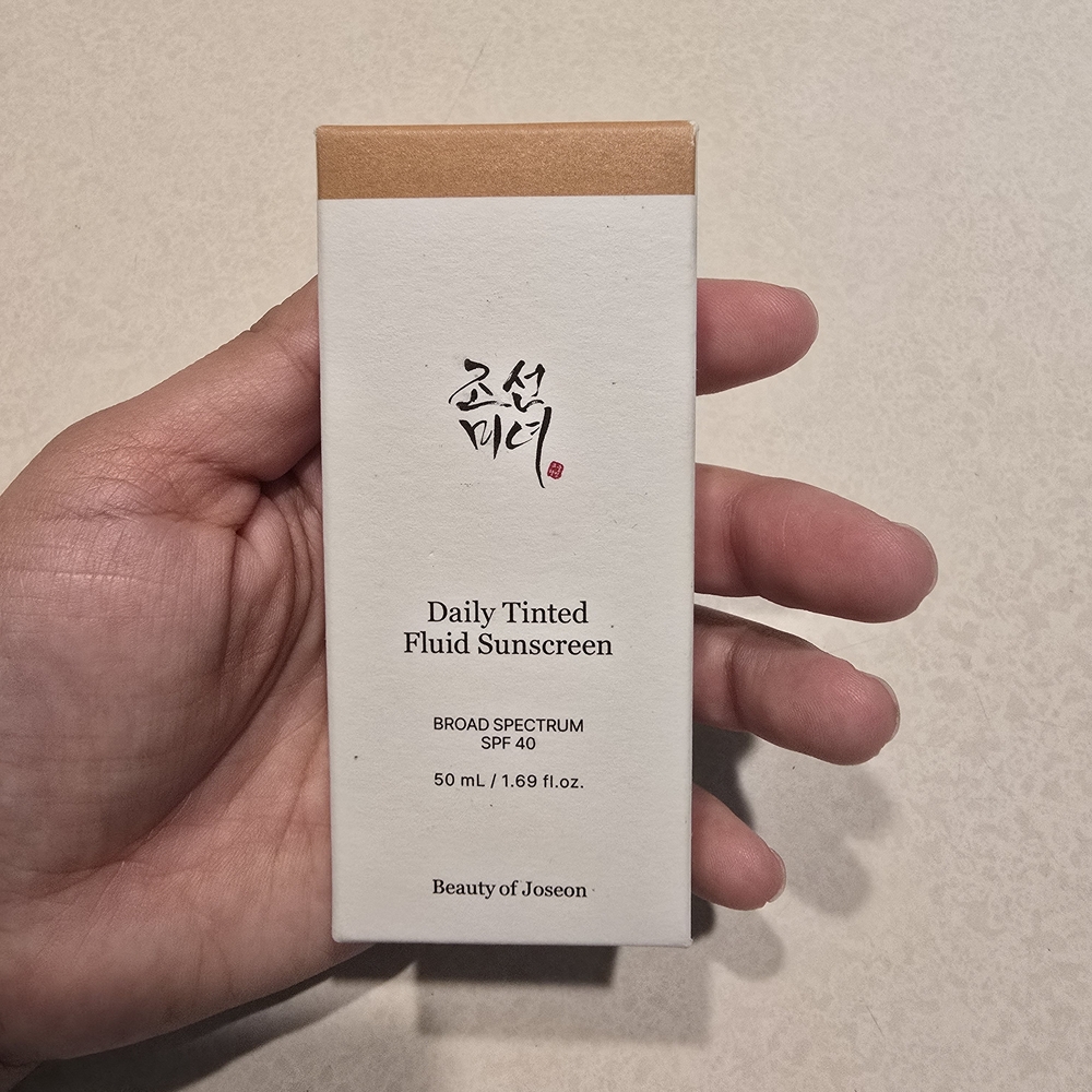 Daily Tinted Fluid Sunscreen - MY220